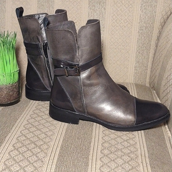 Stelle Monelle Italian Color Block Leather Bootie - Picture 15 of 16